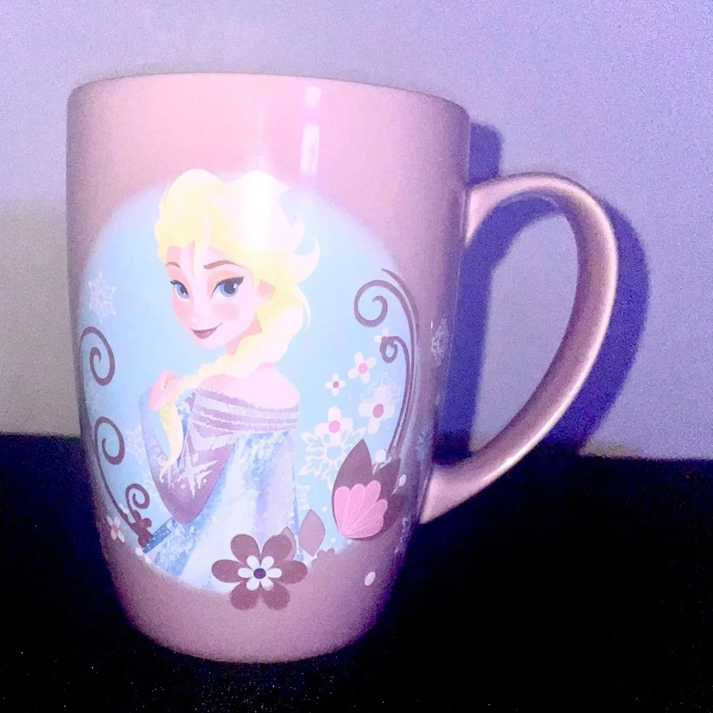 Frozen Princess Elsa Coffee Tea Mug 16 oz. Lavender Purple Snowflakes Disney